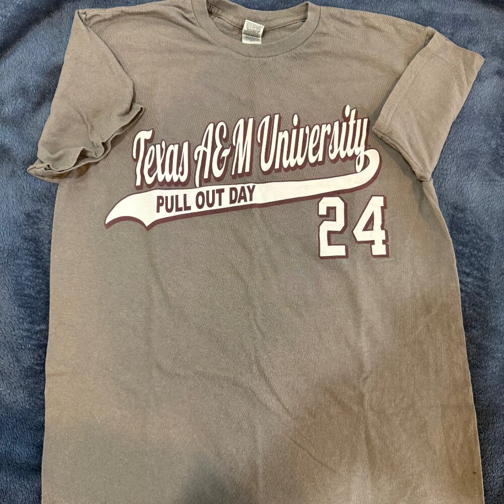 Texas A&M Pull Out Day 2024 t-shirt NWT